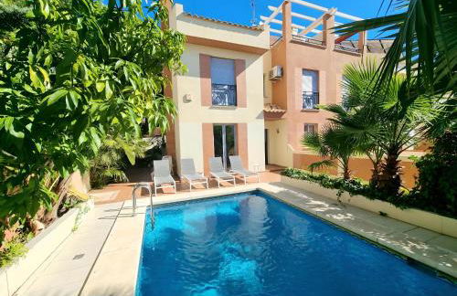 Stunning Home with Outdoor Swimmingpool, 4 Bedrooms and Wifi - Foto 1