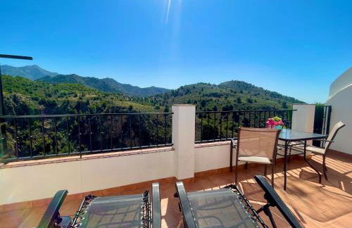 Apartamentos Axarquia , Frigiliana, terraza privada con vistas a la montaña rio y al mar - Photo 46