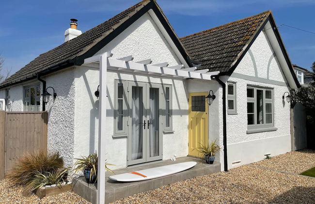 Charming Seaside Cottage - 5-min Walk to Beach - Photo 1