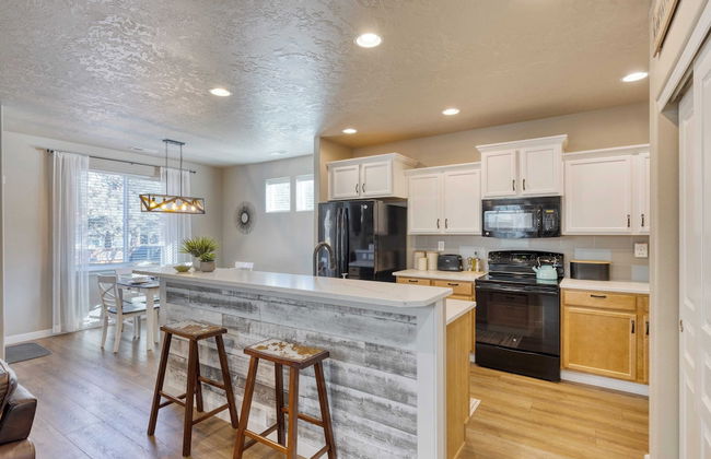 Old Mill Getaway by Avantstay Private Backyard w/ Hot Tub - Foto 18