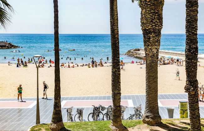 Newly Renovated Beachfront Apartment Ideally Located in Penelope - Foto 32