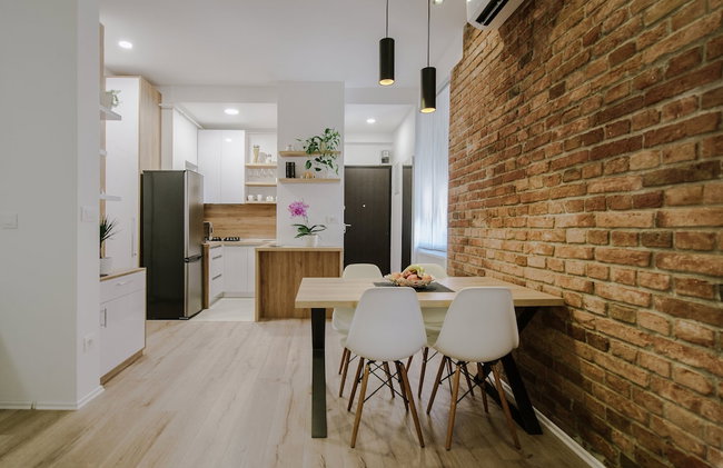 British Square - Stylish Apartment with Private Parking - Foto 29