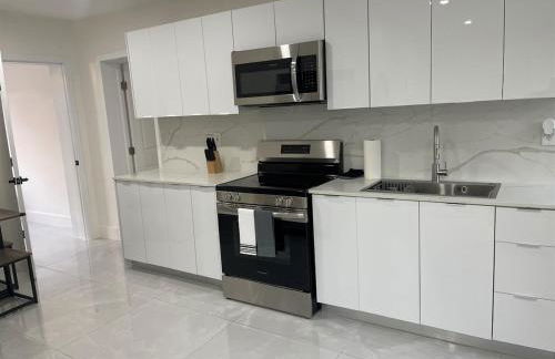 Transit-Friendly Flamingo Park Hideaway - Foto 20