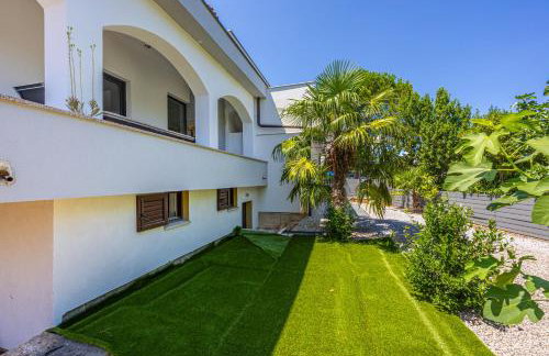 VILLA NINA MALINSKA 150m FROM THE BEACH, SWIMMING POOL - Foto 46