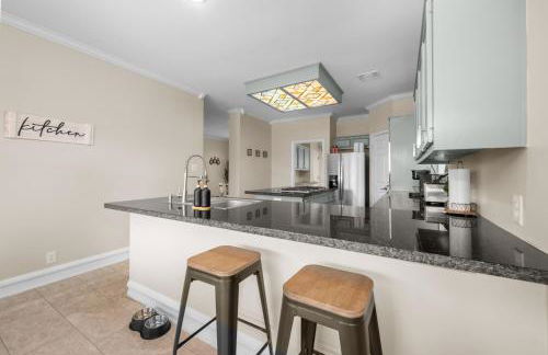 Woodlands Area Lake View Retreat - Foto 17