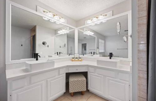 Brand New Stay! Pool • Hot Tub • Game Room Retreat - Foto 12