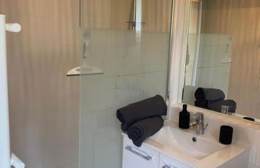 LA O'LISO Gorges de l'Ardèche gîte 4 places avec piscine à 5mn du Pont d Arc - Foto 21