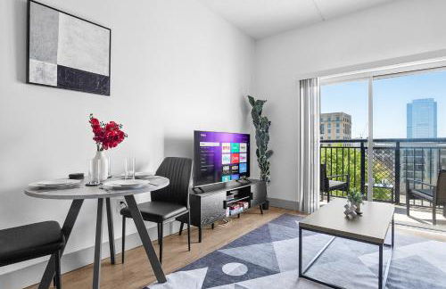 Midnight Marvel - Amazing City Views, Free Parking - Foto 24