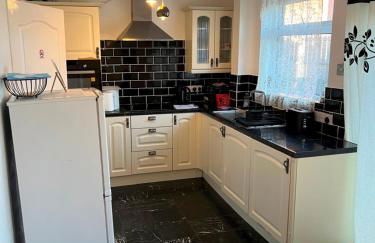 Comfortable 2-Bed Flat in Heart of Tyne Wear - Pass the Keys - Foto 46