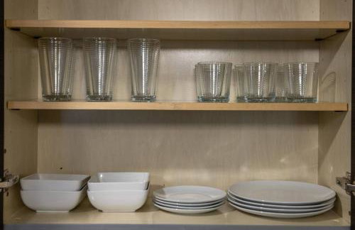 Cozy DT Bellevue Apt | Fast Wi-Fi & Free Parking - Foto 9