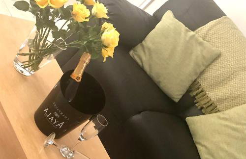 Wisteria Cottages are self catering cottages in a beautiful village location - Foto 9