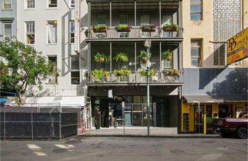 Roami at Bourbon Place - Photo 14