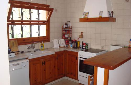 Beautiful detached air-conditioned villa close to sandy beach, shops and restaurants - Foto 10