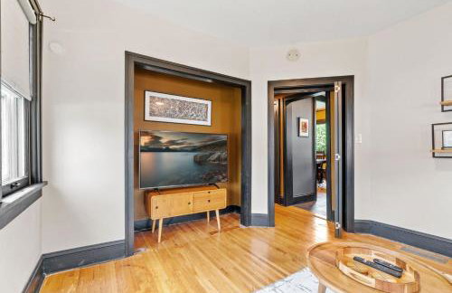 Lowry Parlour - Photo 56