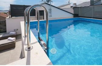 "Golden Sky"Rooftop Pool Villa - Photo 5