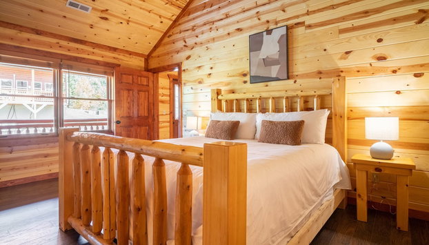 Ranger by Avantstay Huge Smokies Cabin w/ Pool - Foto 2, Habitación