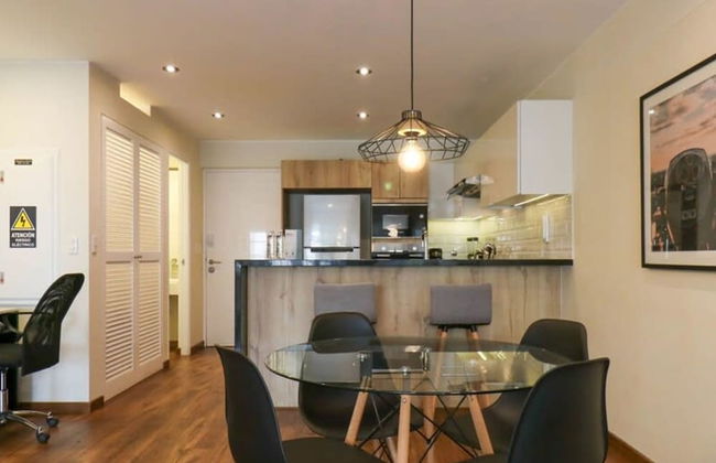 w Splendid 1BR With Balcony in Miraflores - Photo 3