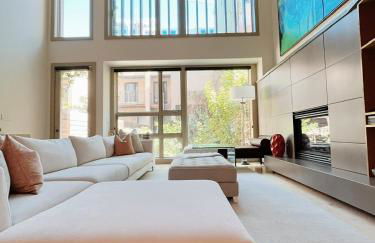 Luxe 4 bed 5 bath with Parking Walk to Capitol, Convention Center, museums and shops - Foto 1