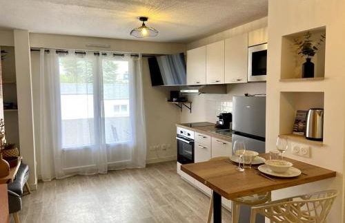 Le TerraBreizh, T2 cosy et confort avec parking privé, balcon et fibre - Foto 6