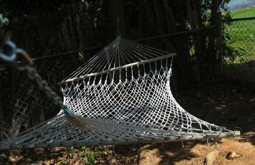 1939 Four Bed Rustic Escape by Casino - Foto 78