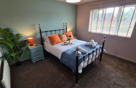 The Kingfisher, by Spires Accommodation a great location for visiting the NEC and Drayton Manor - Foto 4