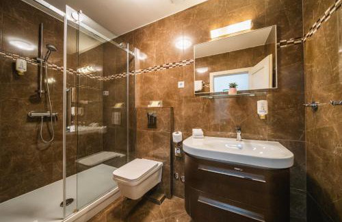 SUNce Palace Apartments with free offsite parking - Foto 38