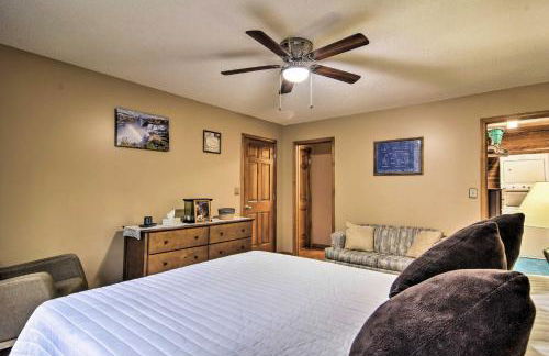 Serene Orchard Park Apartment Large Yard and Patio! - Foto 13