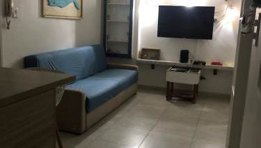 Apto em Santos com AR e Wi-Fi na rua da praia - Foto 3