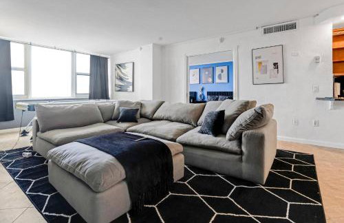 Spacious Beach Retreat | Oceanfront Pool & Tiki - Foto 11