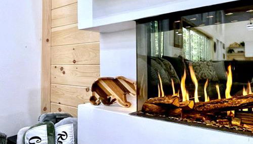 Modern Gem w/Spacious Deck, Swinging bed, Hot Tub - Foto 3