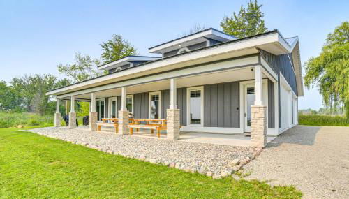 Dock and Panoramic Bay Views Oconto Retreat! - Foto 1