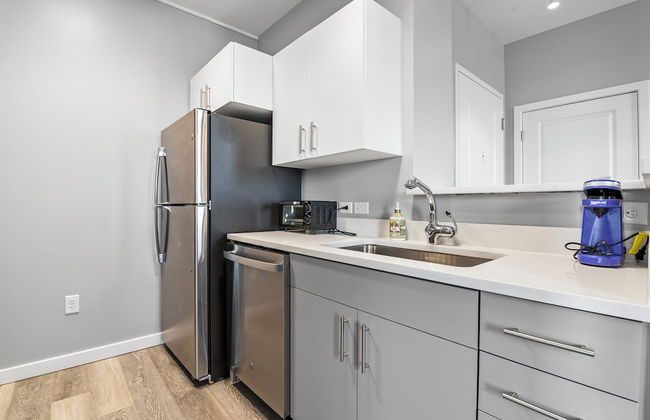 Furnished Apartments near Encore Boston - Photo 52