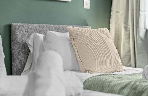 Modern 3-Bed Home, Super King Beds, Drive Parking - Foto 22