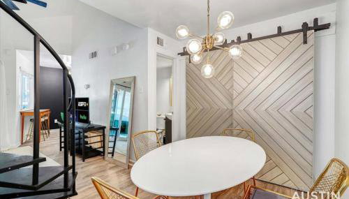 Cool Down On Riverside Free Parking and Shared Pool - Photo 4