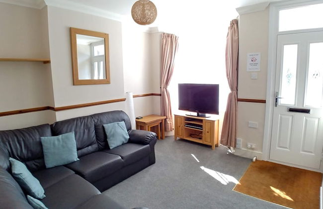 3-bed House With Superfast Wi-fi, DW Lettings 15vr - Foto 9