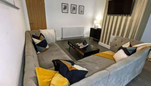 Spacious Bungalow in St Helens, 1-Min Drive to Carr Mill Bridge - Foto 5