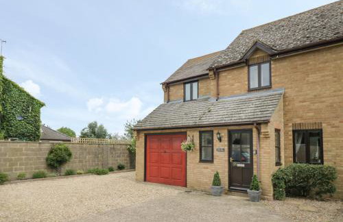 Kite Cottage - Photo 1