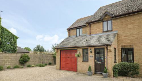 Kite Cottage - Photo 1