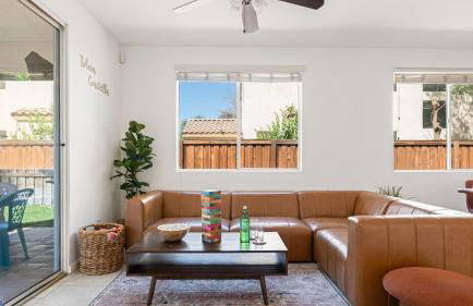 Desert Oasis w Pool Spa BBQ Outdoor Dining Under the Palms Calle Tolosa by AvantStay - Foto 7