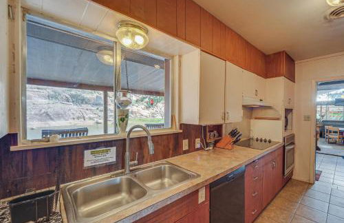 Rustic and Western House on Lake - Swim and Fish! - Foto 9