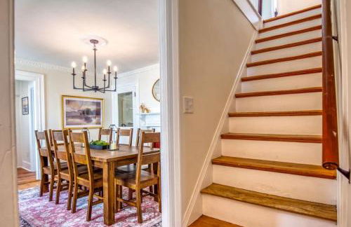 Spacious 6BR close to Portsmouth beaches and UNH - Photo 3