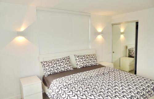 2BR in Heart of SoBe with Parking - Foto 12