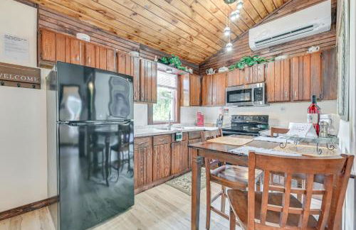 2 Mi to Lake Champlain Cabin with River Access! - Foto 8