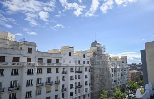 Apartment with Balcony on Calle Santa Engracia Temporal SEN1692 - Foto 31