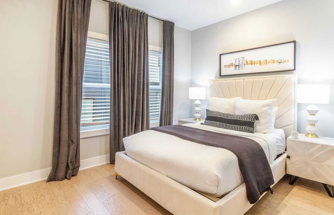 Monty by Avantstay 4bdr 4ba, Balcony w/ Outdoor Seating, 5mins to DT - Photo 21