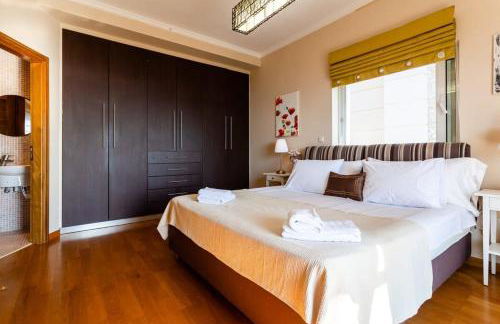 Sunset Paradise - Verga's Utimate Seaview Getaway - Photo 15