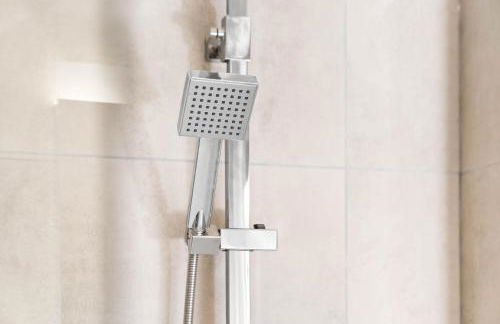 Stylish Four Bedroom House - Garden - Parking - Great Barr 110F - Foto 51