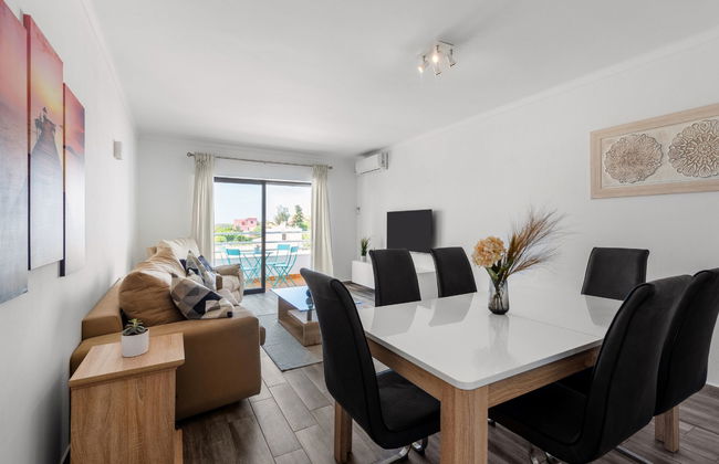 Happy Moments - Photo 2