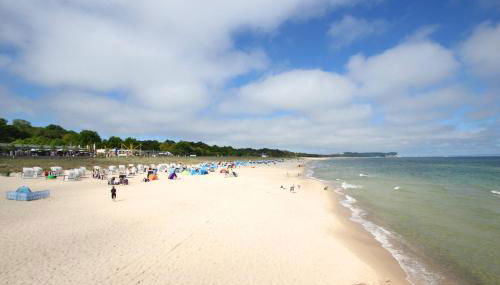 Strandhaus Mönchgut Ferienwohnung 13 mit Sauna- und Schwimmbadnutzung im AHOI Sellin - Foto 2