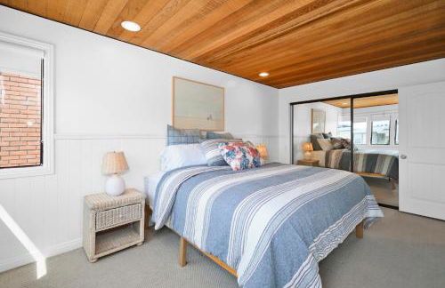 4 bedroom Home in Quiet Neighborhood near Beach - Photo 23